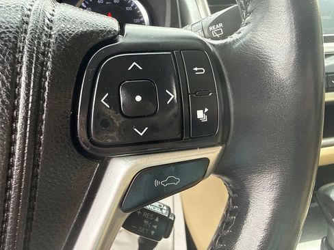 Used 2015 Toyota Highlander Limited w/ Driver Technology Package image 13