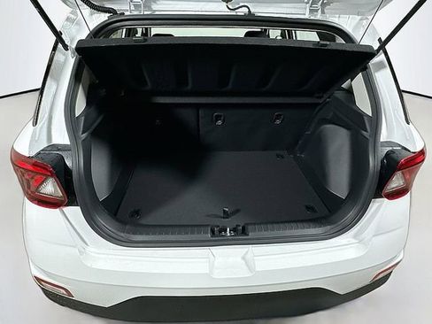 Used 2026 Hyundai Venue SEL FWD image 18