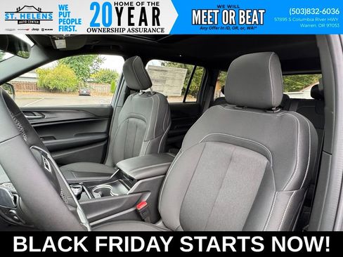 New 2025 Jeep Grand Cherokee Laredo X w/ Luxury Tech Group I image 16