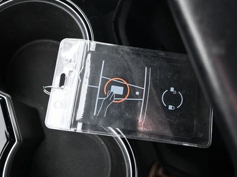 Used 2021 Tesla Model Y Long Range image 11