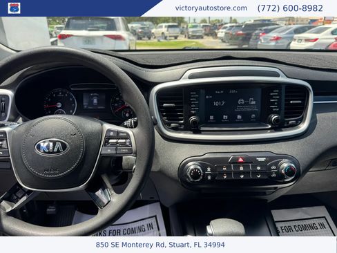 Used 2019 Kia Sorento FWD image 24