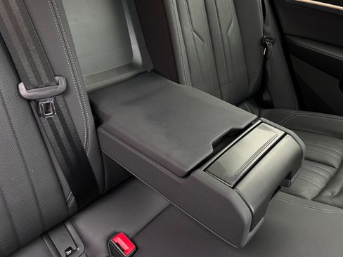 Used 2019 Audi e-tron Premium Plus image 37