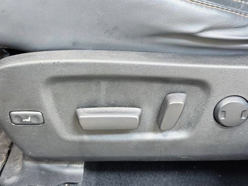 Used 2018 Toyota Highlander XLE FWD image 11