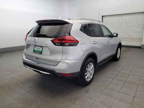 Used 2017 Nissan Rogue SV image 9
