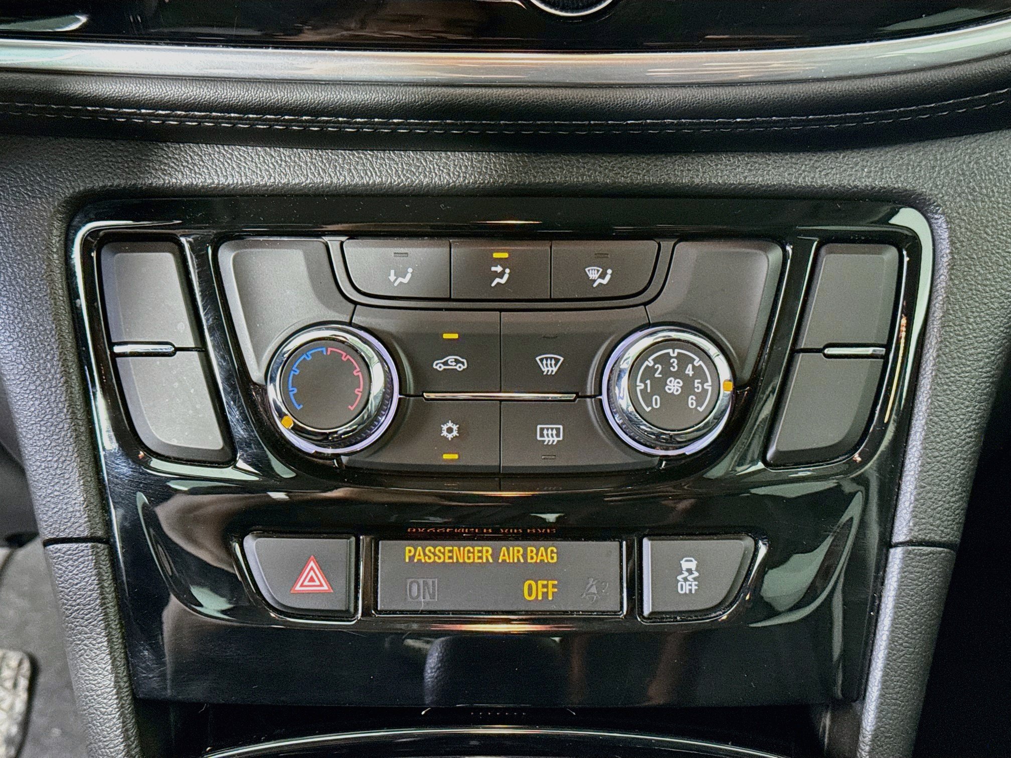 Used 2019 Buick Encore Sport Touring w/ Safety Package FWD image 16
