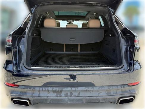 Used 2020 Porsche Cayenne AWD/4WD image 7