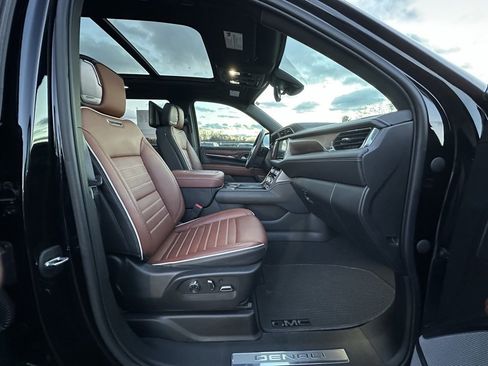 Used 2023 GMC Yukon Denali Ultimate image 16