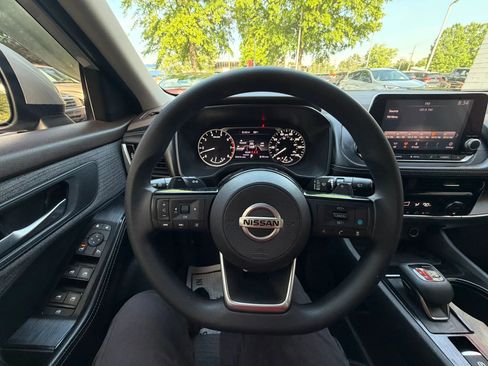 Used 2021 Nissan Rogue SV image 20