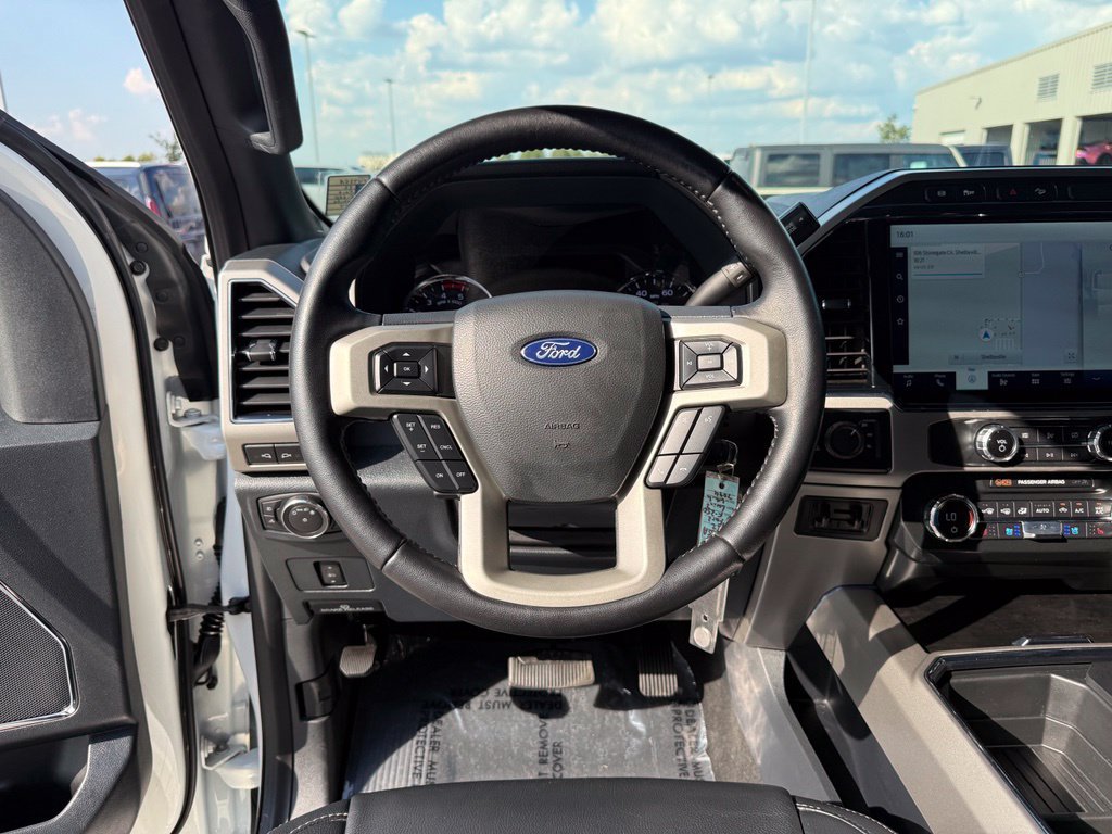Used 2022 Ford F250 4x4 Crew Cab Super Duty image 16