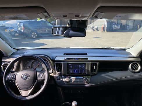 Used 2014 Toyota RAV4 Limited w/ Technology Package AWD/4WD image 14