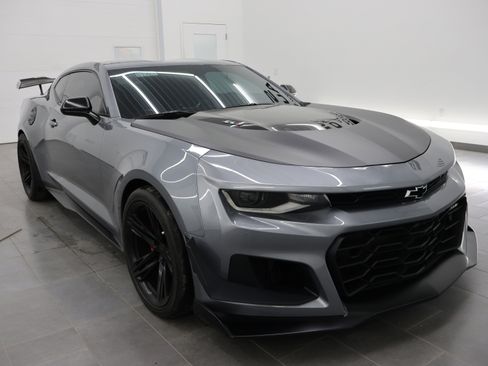 Used 2021 Chevrolet Camaro ZL1 RWD image 2