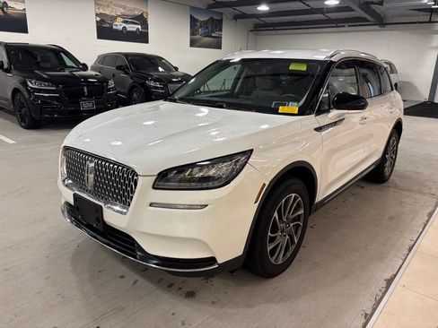 Used 2020 Lincoln Corsair AWD w/ Equipment Group 101A image 2