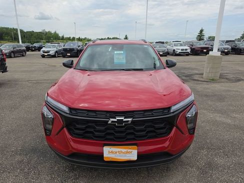 New 2026 Chevrolet Trax LT w/ Sunroof Package FWD image 3