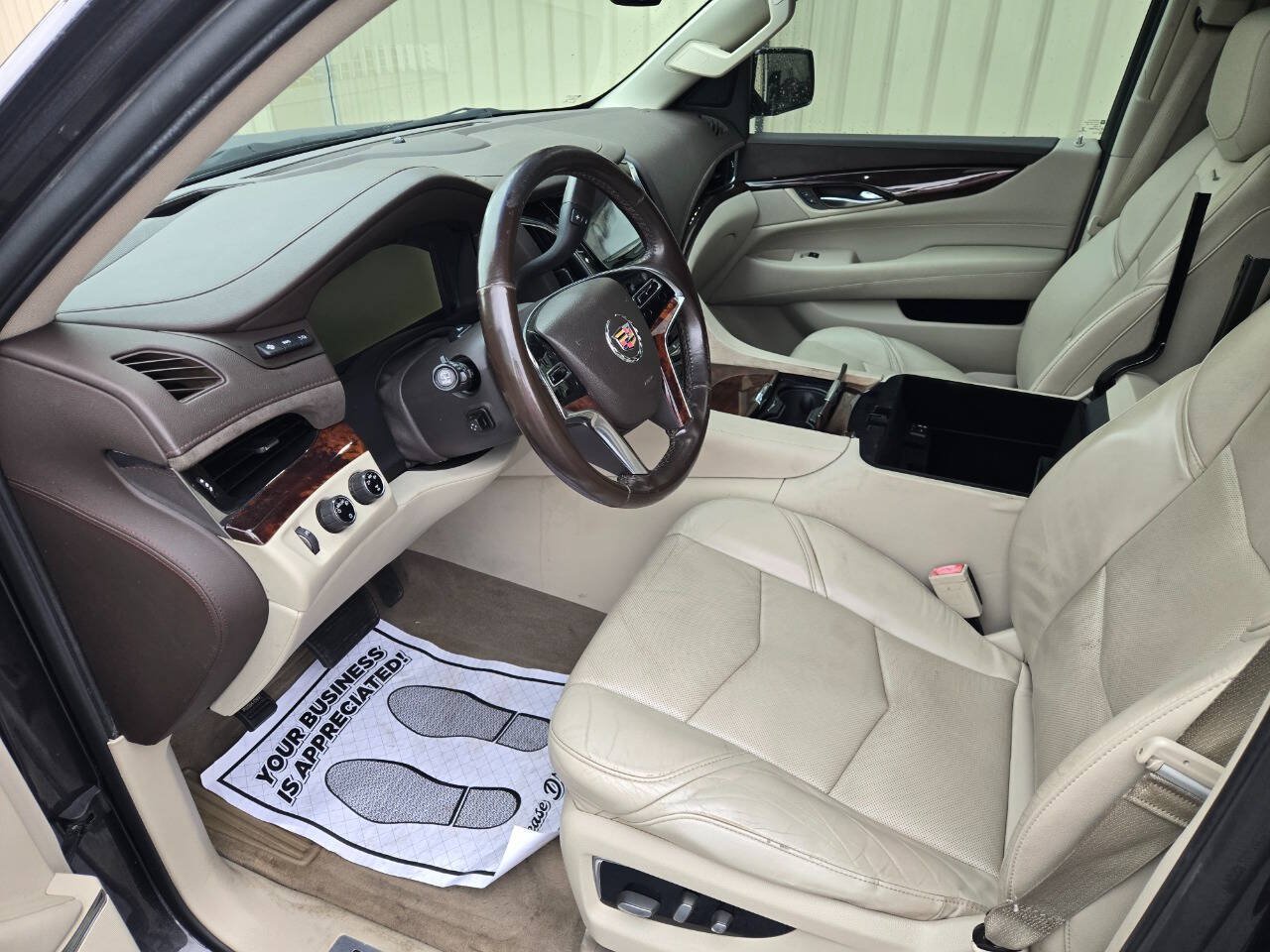 Used 2015 Cadillac Escalade Luxury AWD/4WD image 14