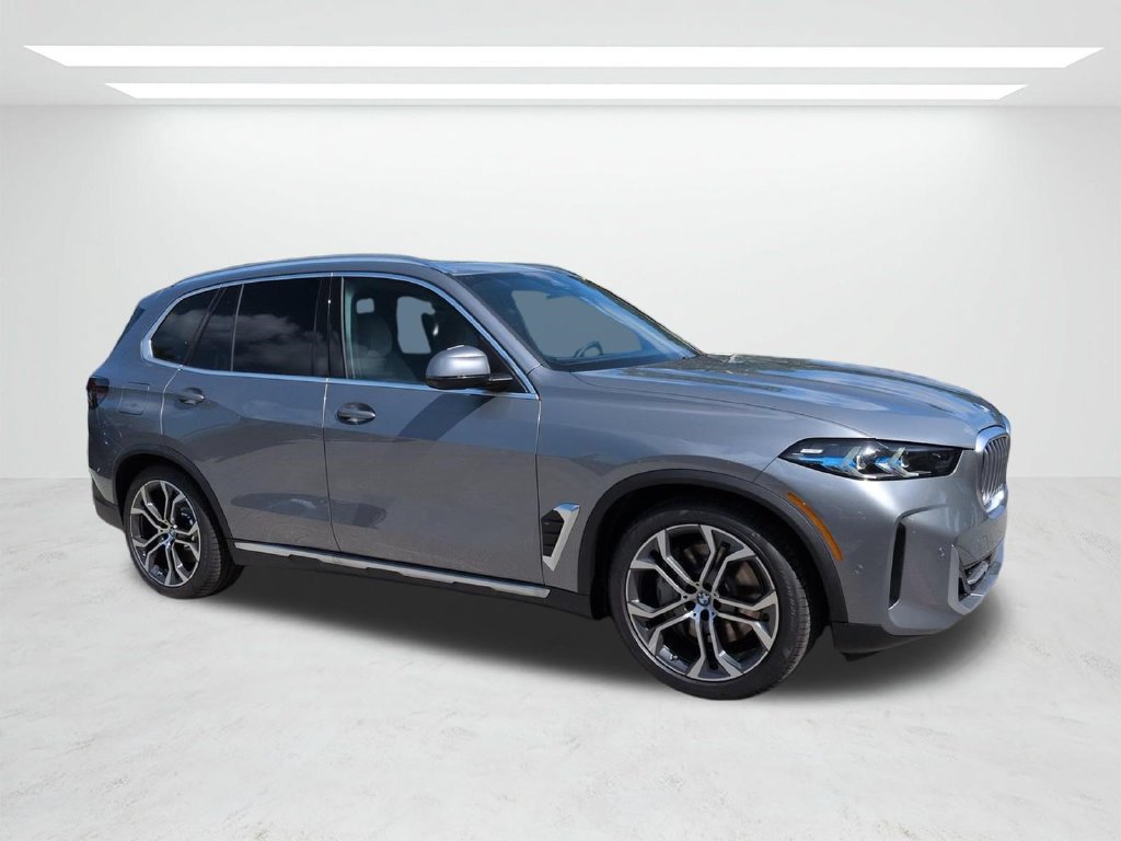 New 2026 BMW X5 xDrive50e w/ Premium Package AWD/4WD image 2