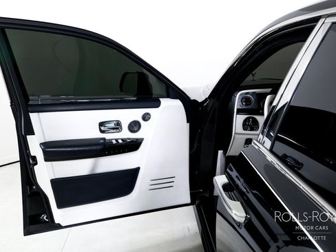Used 2018 Rolls-Royce Phantom Sedan RWD image 11