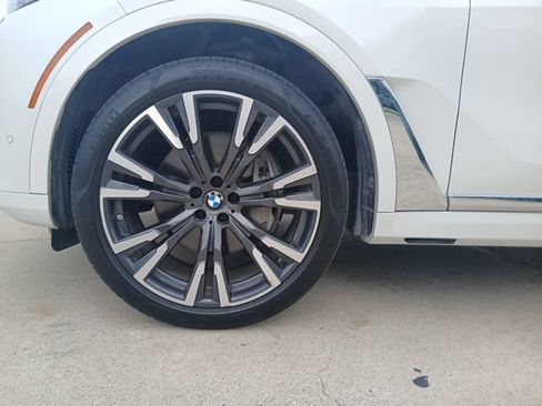 Used 2020 BMW X7 xDrive40i w/ Premium Package AWD/4WD image 5