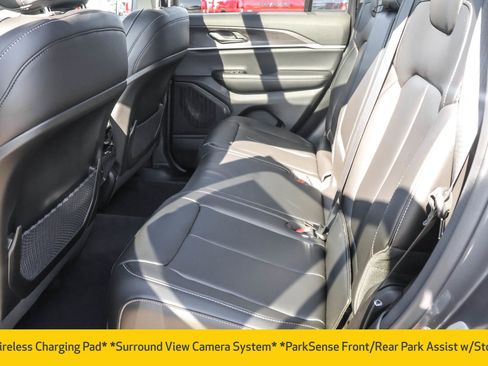 New 2025 Jeep Grand Cherokee Limited w/ Luxury Tech Group II image 9