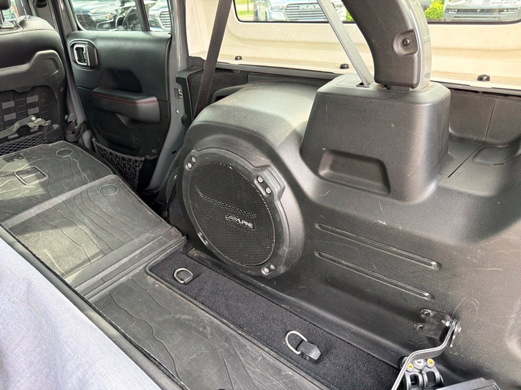 Used 2018 Jeep Wrangler Unlimited Rubicon w/ Dual Top Group AWD/4WD image 12
