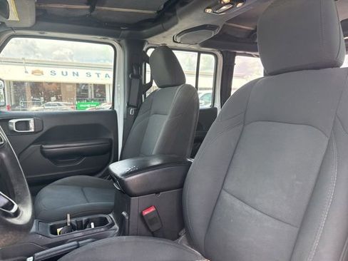 Used 2018 Jeep Wrangler Unlimited Sport AWD/4WD image 9