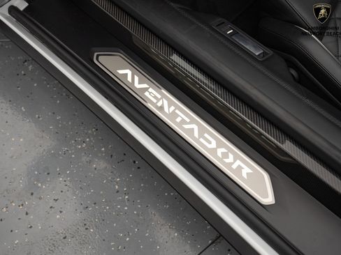 Used 2019 Lamborghini Aventador S image 29