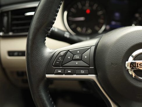 Used 2021 Nissan Rogue Sport SV FWD image 24