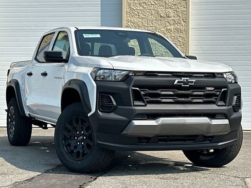 New 2026 Chevrolet Colorado Trail Boss AWD/4WD image 2