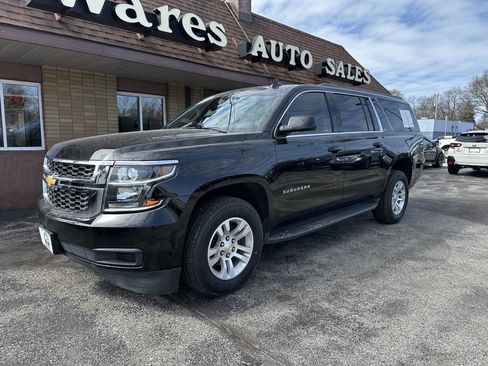 Used 2018 Chevrolet Suburban LT image 2