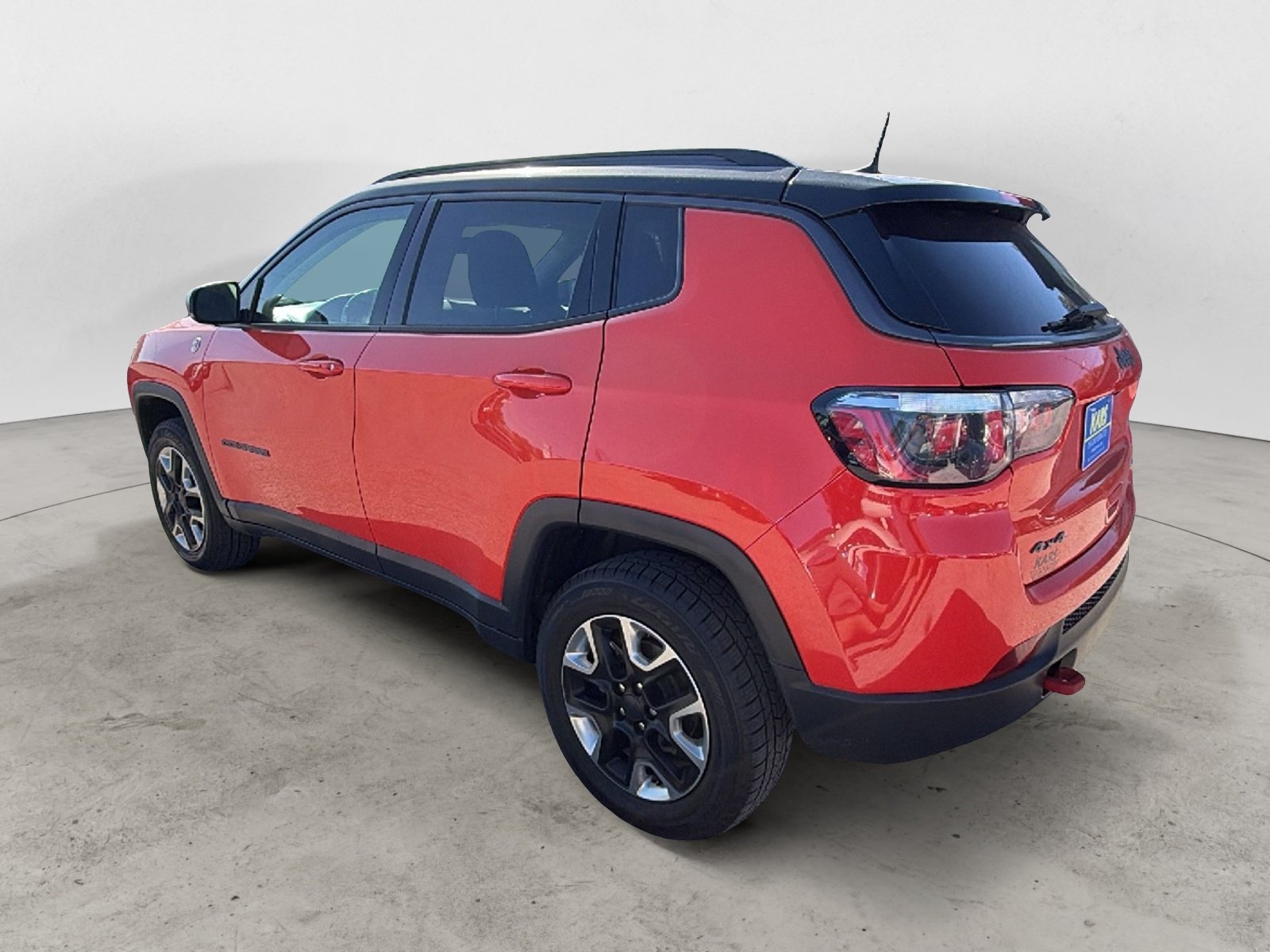 Used 2018 Jeep Compass Trailhawk w/ Cold Weather Group AWD/4WD image 4