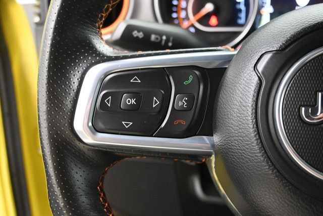 Used 2023 Jeep Gladiator Mojave AWD/4WD image 32