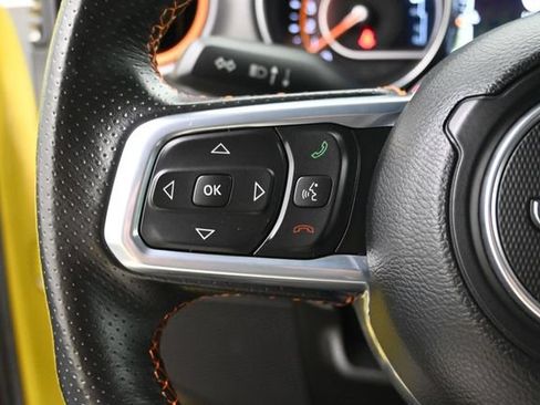 Used 2023 Jeep Gladiator Mojave AWD/4WD image 32