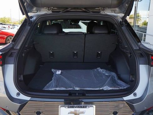 New 2025 Chevrolet Equinox EV LT image 8