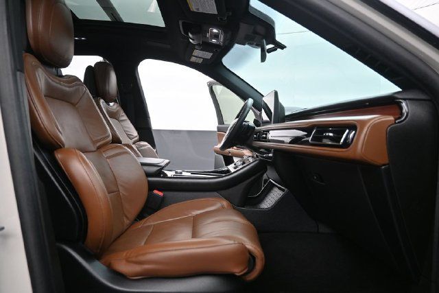 Used 2023 Lincoln Aviator Reserve w/ Equipment Group 201A RWD image 27
