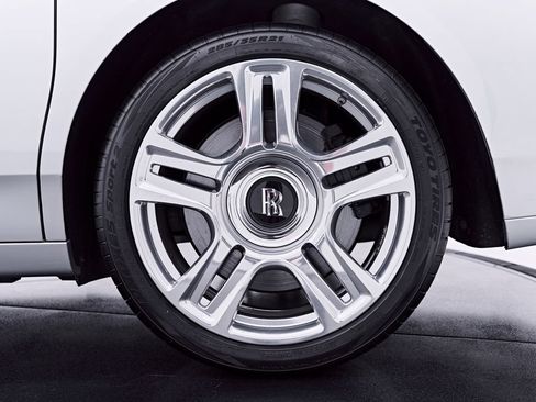Used 2015 Rolls-Royce Ghost RWD image 33