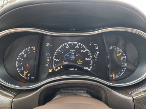 Used 2018 Jeep Grand Cherokee Overland image 23