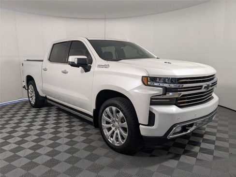 Used 2020 Chevrolet Silverado 1500 High Country w/ Technology Package image 4