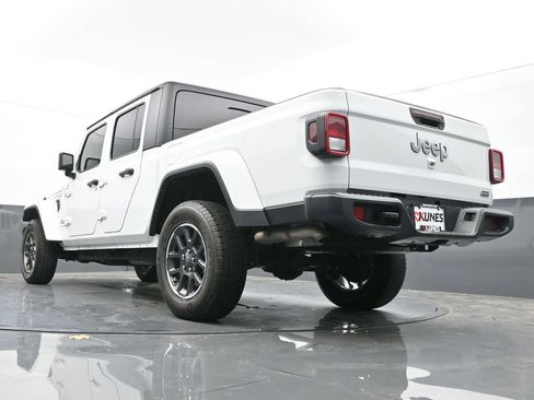 Used 2023 Jeep Gladiator Overland image 47
