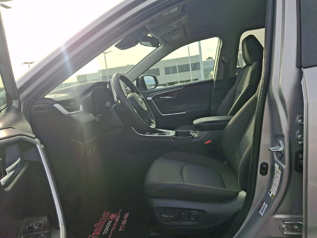 Certified 2025 Toyota RAV4 XLE AWD/4WD image 13