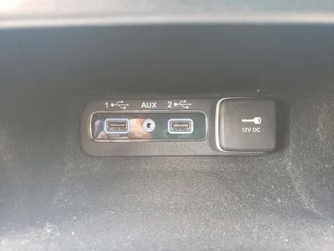 Used 2018 Jeep Grand Cherokee Limited AWD/4WD image 22