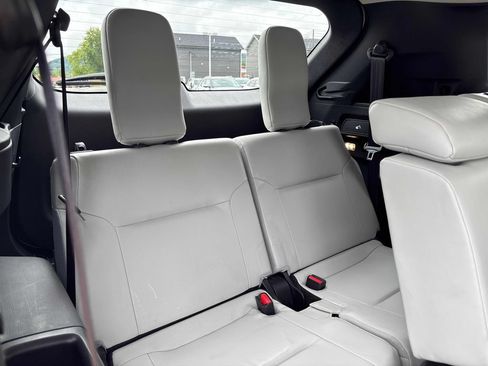 Used 2025 Mitsubishi Outlander SE AWD/4WD image 25