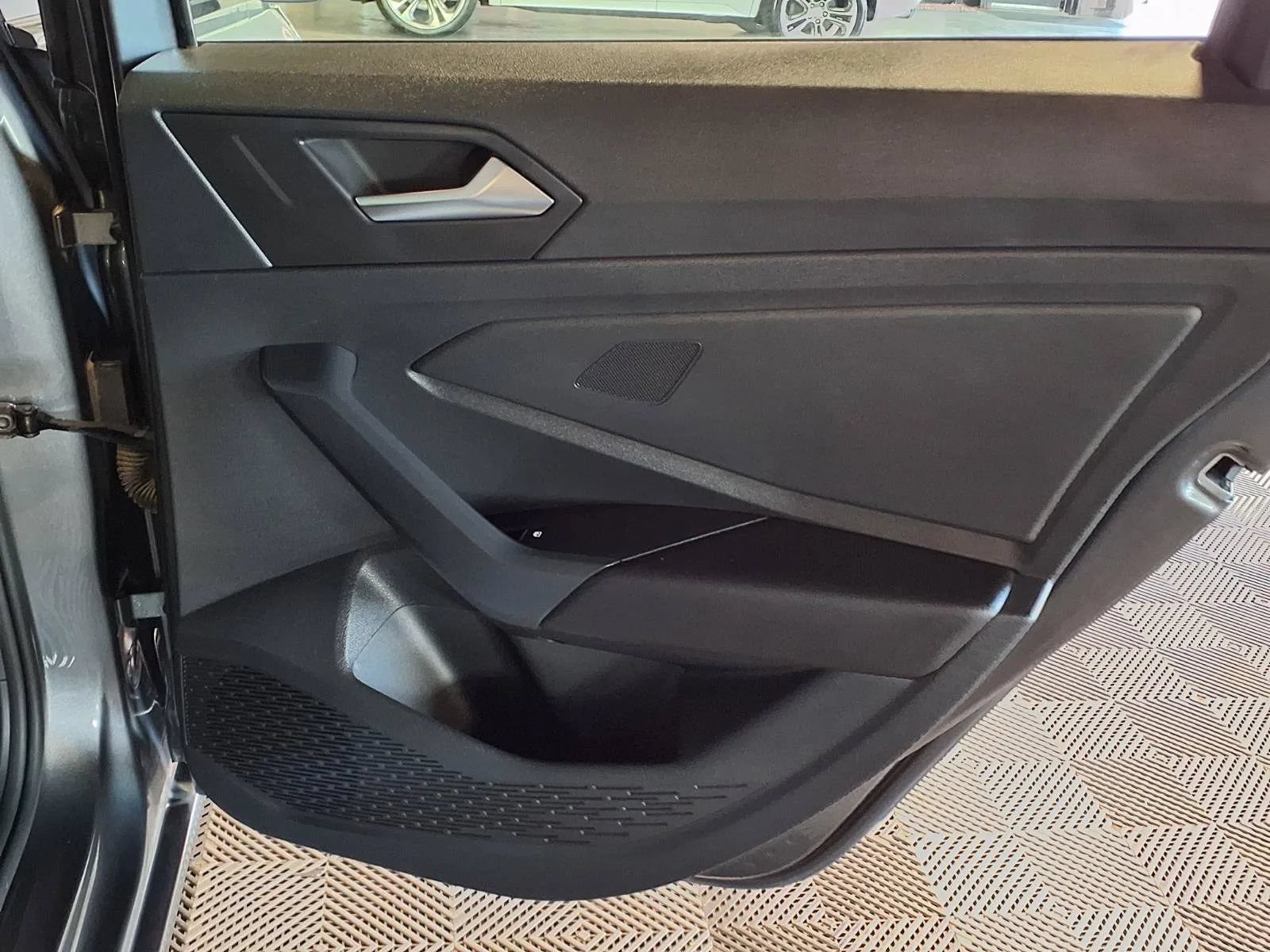 Used 2023 Volkswagen Jetta SE w/ Panoramic Sunroof Package FWD image 8