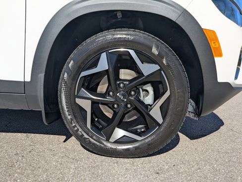 Certified 2025 Kia Seltos EX w/ EX Sunroof Package image 13