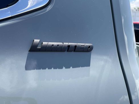 Used 2026 Toyota Tundra Limited AWD/4WD image 11