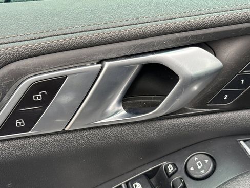 Used 2022 BMW X5 xDrive40i w/ Climate Comfort Package image 13