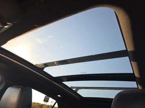 Used 2023 Chevrolet Equinox RS w/ RS Leather Package image 23