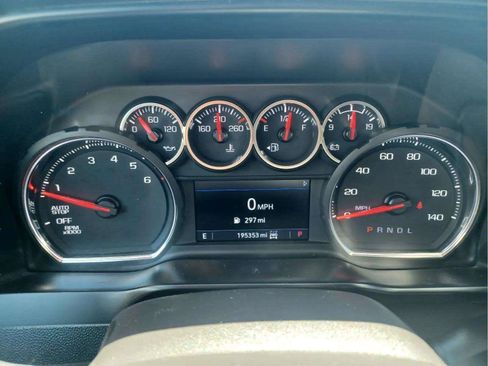 Used 2021 Chevrolet Silverado 1500 LT w/ Convenience Package II AWD/4WD image 16