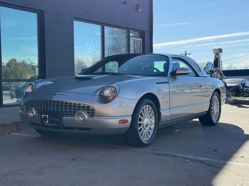 Used 2004 Ford Thunderbird image 20