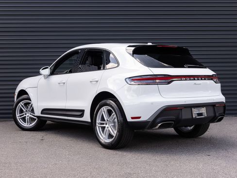 Certified 2026 Porsche Macan AWD/4WD image 3