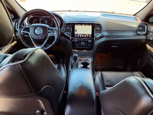 Used 2019 Jeep Grand Cherokee Overland AWD/4WD image 19