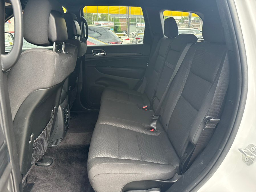 Used 2019 Jeep Grand Cherokee Laredo AWD/4WD image 9